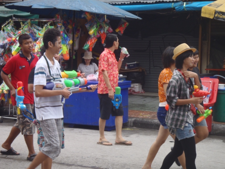 �������A��蓹�A�܂�蓹