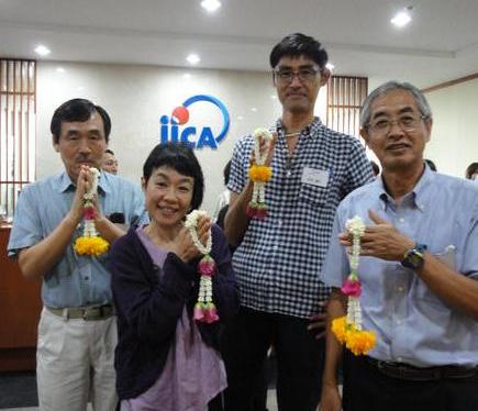 �������A��蓹�A�܂�蓹