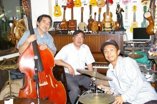 �V���N�}�y�c at Home