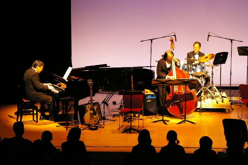 �V���N�}�y�c at Home