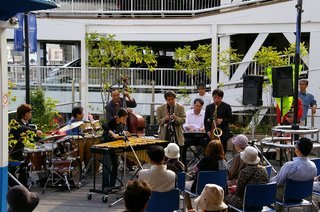 �V���N�}�y�c at Home