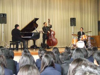 �V���N�}�y�c at Home