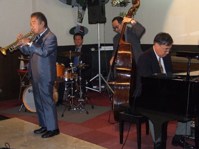 �V���N�}�y�c at Home