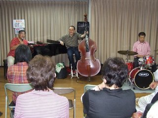 �V���N�}�y�c at Home