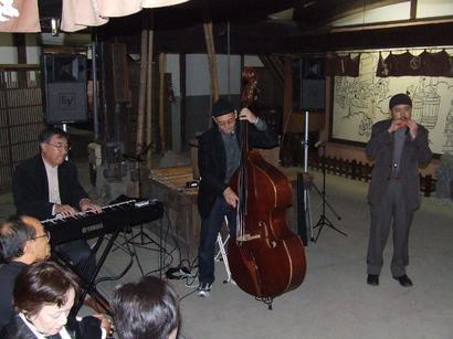 �V���N�}�y�c at Home