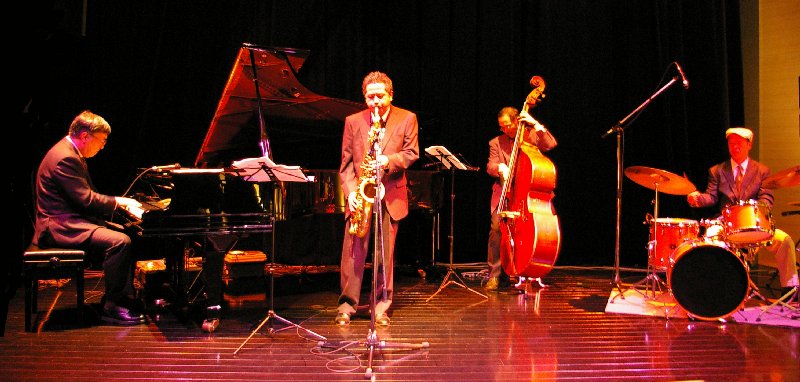 �V���N�}�y�c at Home