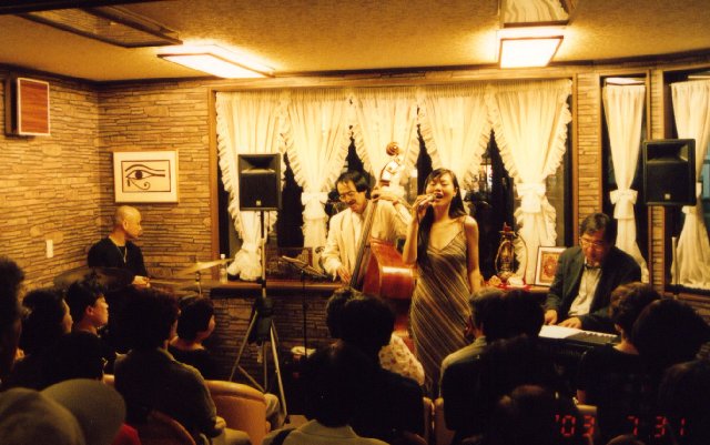 �V���N�}�y�c at Home