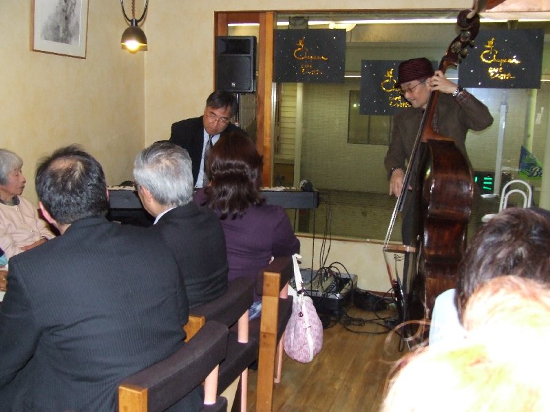 �V���N�}�y�c at Home