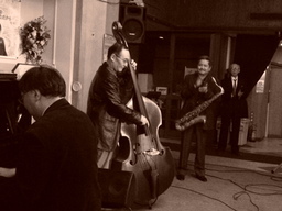 �V���N�}�y�c at Home