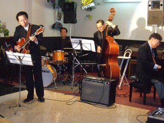 �V���N�}�y�c at Home