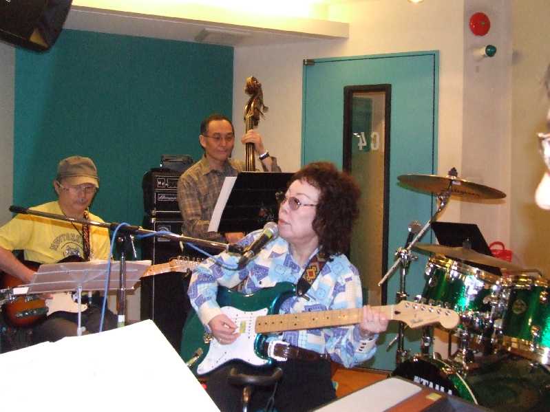 �V���N�}�y�c at Home