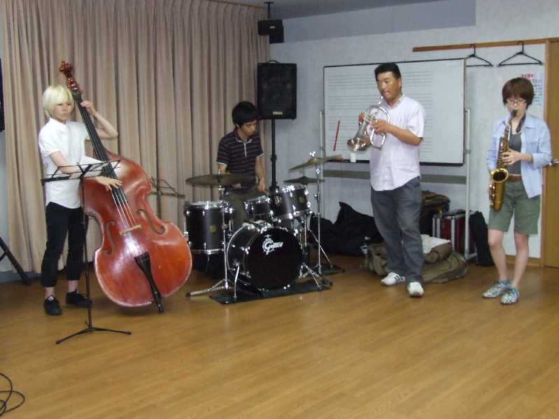 �V���N�}�y�c at Home