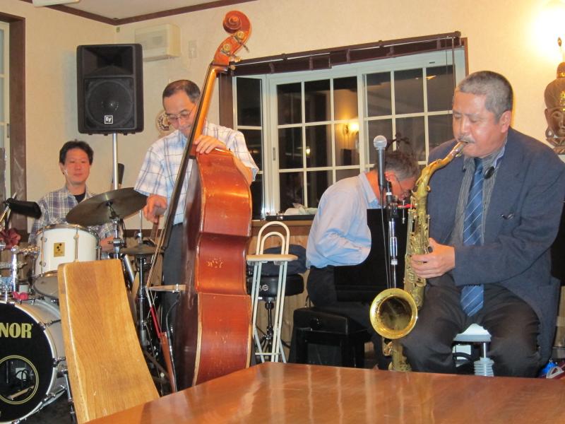 �V���N�}�y�c at Home