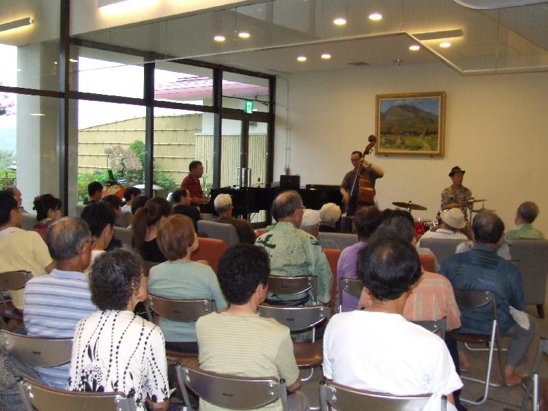 �V���N�}�y�c at Home