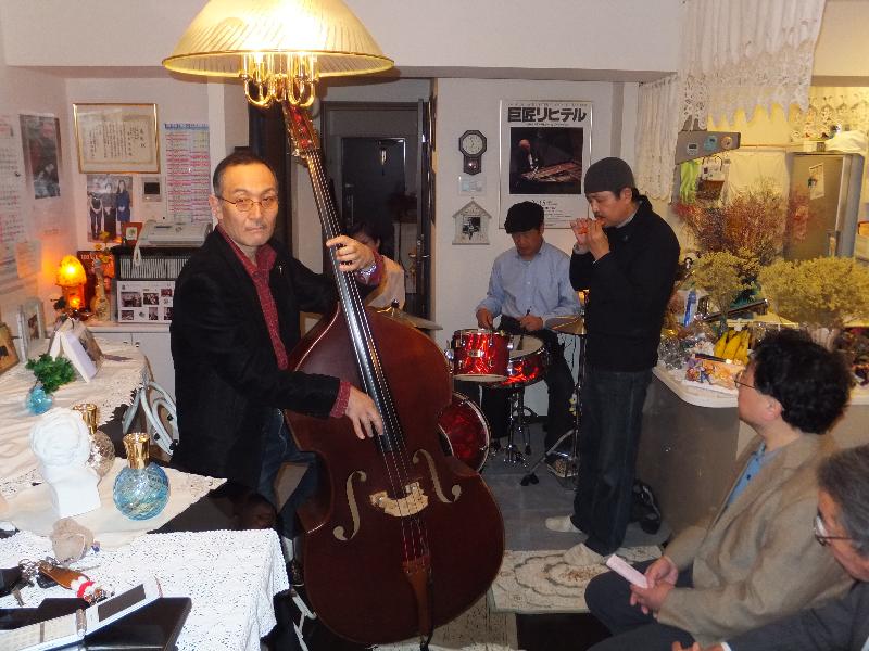 �V���N�}�y�c at Home