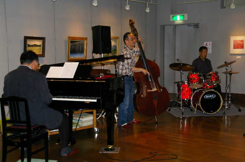 �V���N�}�y�c at Home