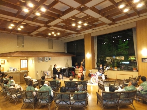 �V���N�}�y�c at Home