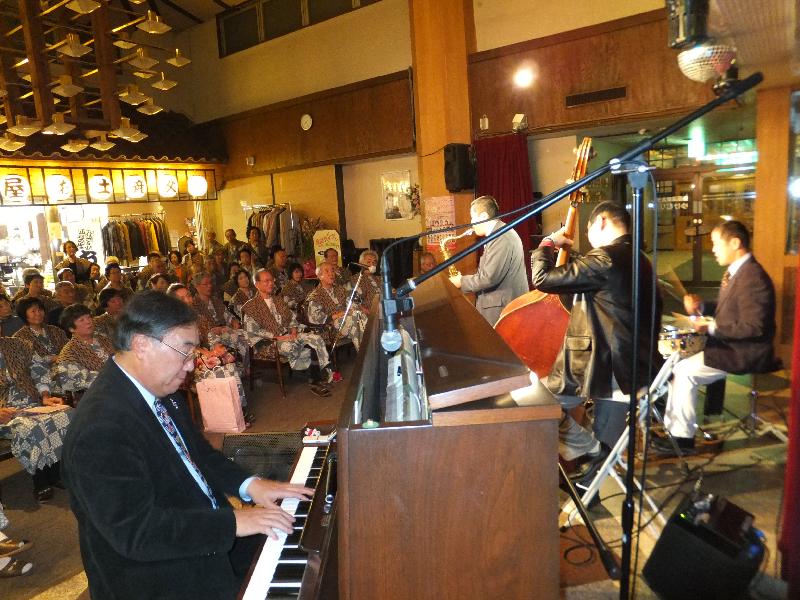 �V���N�}�y�c at Home