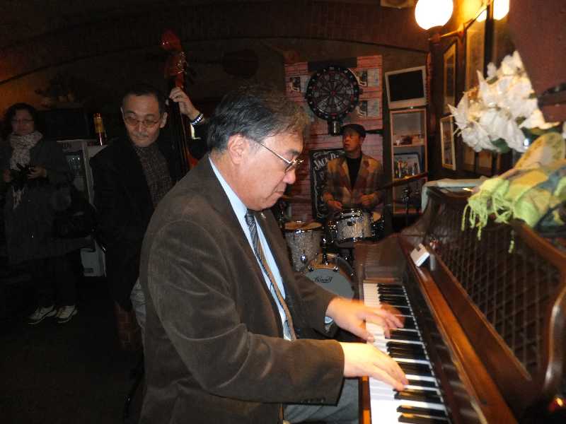 �V���N�}�y�c at Home