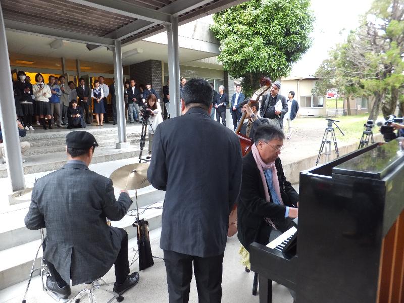 �V���N�}�y�c at Home