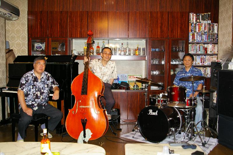 �V���N�}�y�c at Home