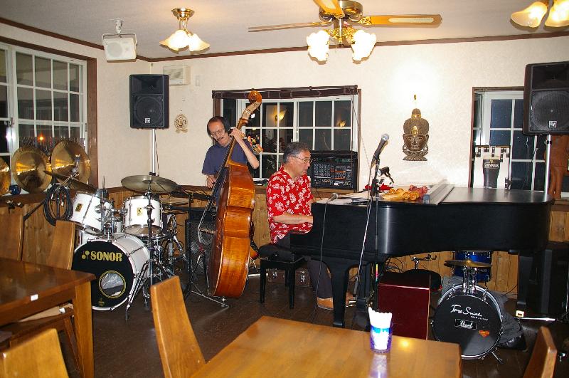 �V���N�}�y�c at Home