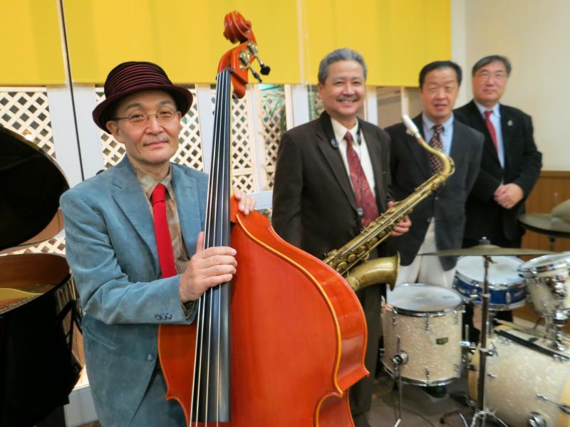 �V���N�}�y�c at Home