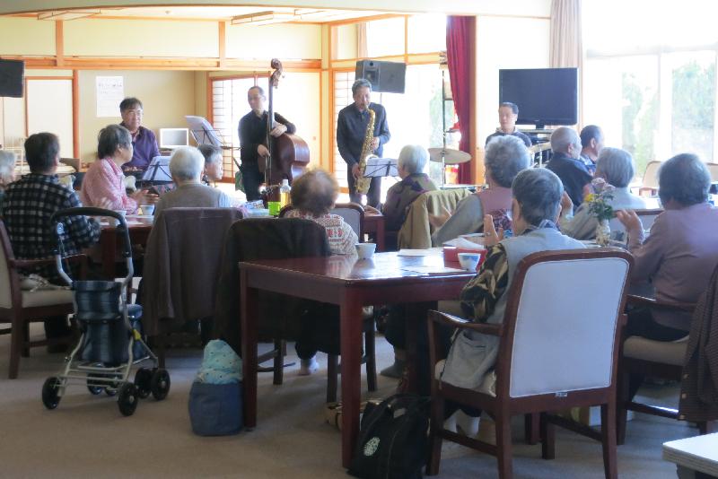 �V���N�}�y�c at Home