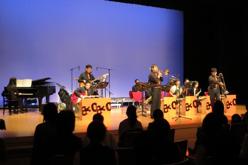 �V���N�}�y�c at Home