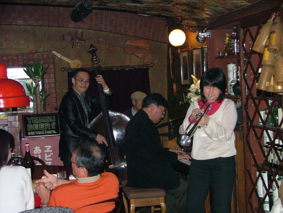 �V���N�}�y�c at Home